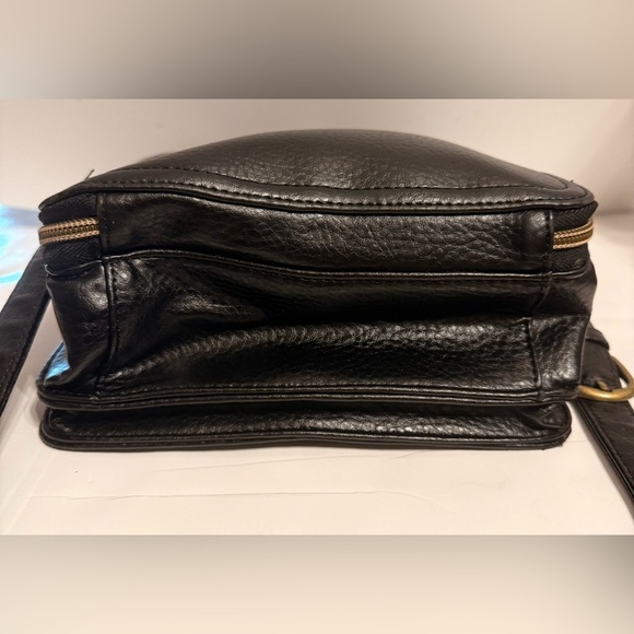 Relic Zip Around Crossbody Black Handbag Vegan Leather Adjustable Strap - Picture 10 of 15